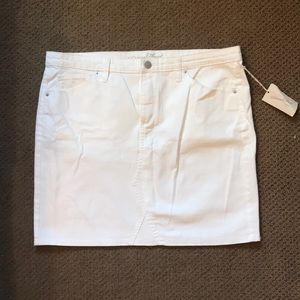 Brand new white denim skirt. 18w